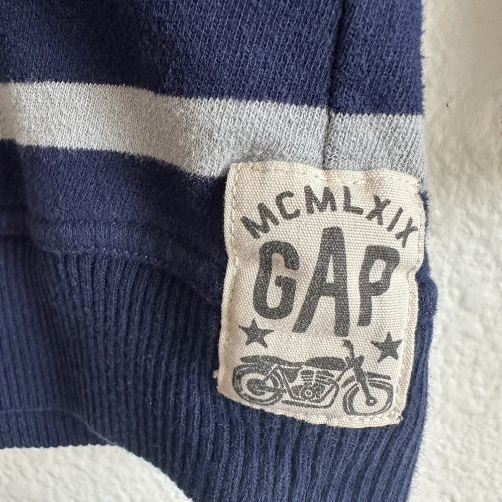GAP Blue and Gray Striped Sweater Crew Neck